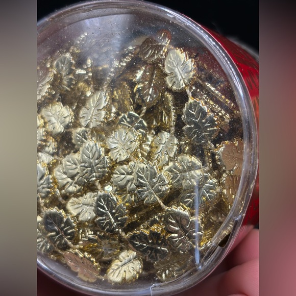 NWT Lord & Taylor Vintage Gold Tone Leaf Motif Holiday Garland Christmas Decor - Picture 7 of 12